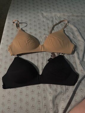 Victoria's Secret Smooth T-Shirt Bras in Nude and Black